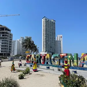Front Close To The Letters Apartamento