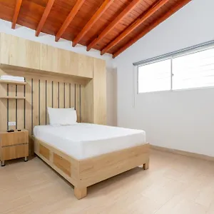 lindo-loft-en-corazn-de-medelln-pet-friendly-206.colombiamedellinhotels.com/